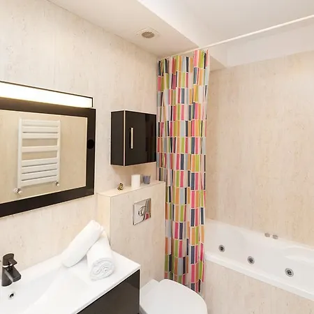 Herastrau Luxury By Deluxe Διαμέρισμα *